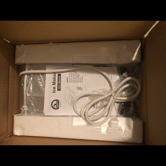 Sold-IGLOO Portable Ice Maker - Picture 3 of 8